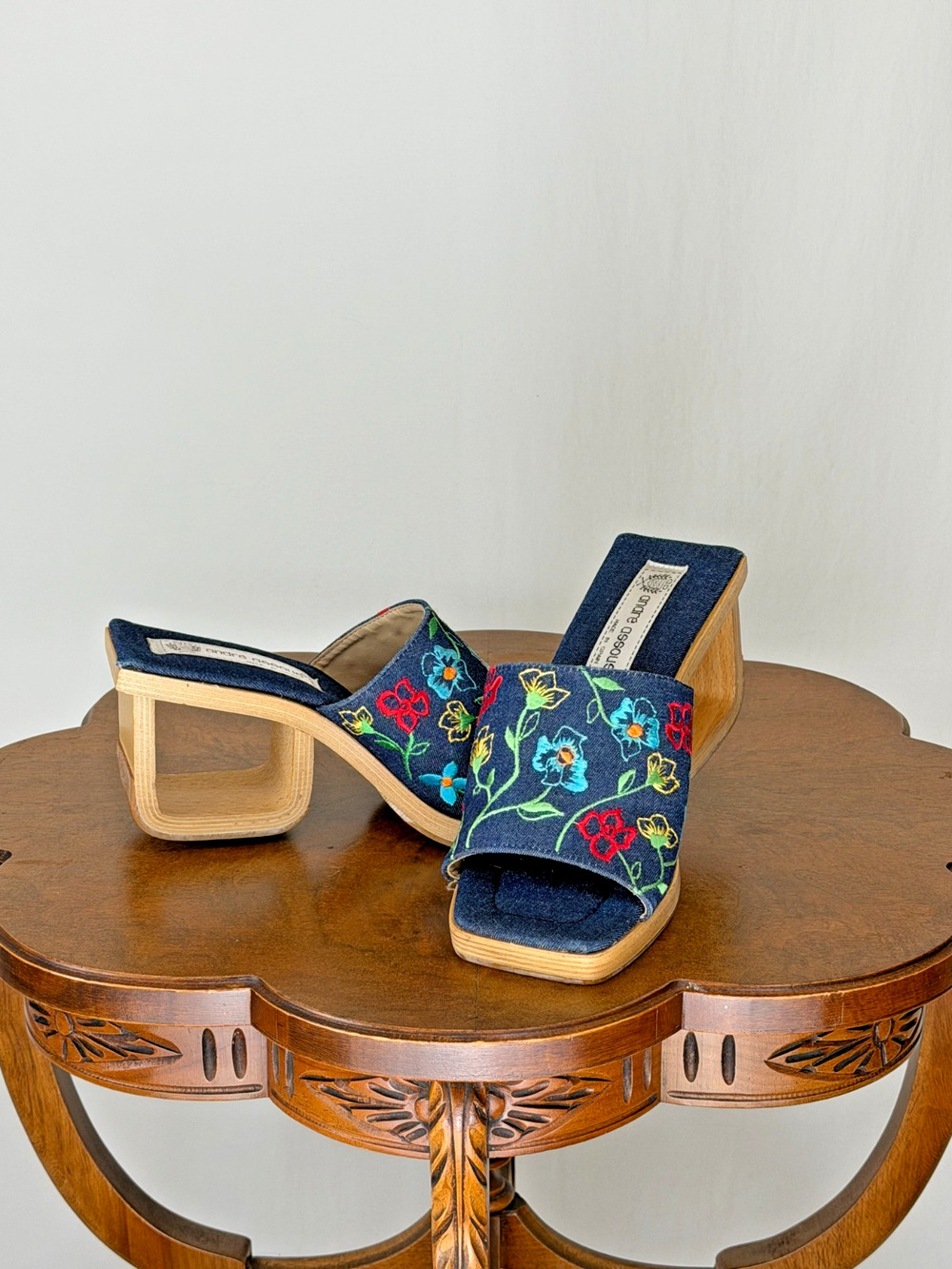 Andre Assous Denim Embroidered Sandal US Womens 8 #0144C Spain